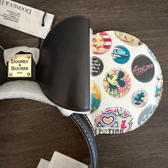 2025 Disney Parks Dooney & Bourke Retro Disney Buttons Minnie Ears Headband NEW - Picture 2 of 6